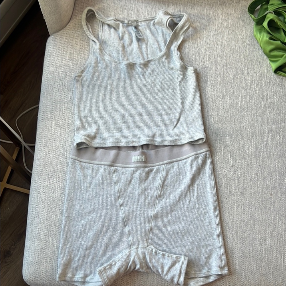SKIMS Heather Gray Women's Pajama Set